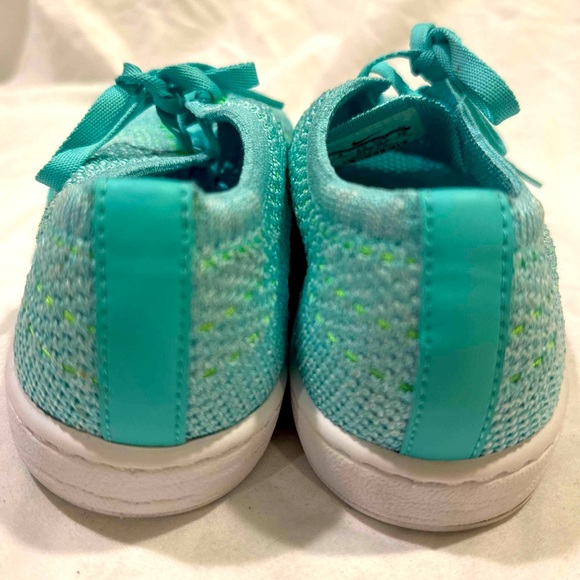 Ultra Flyknit ‘Hyper Turquoise’ - Picture 4 of 4
